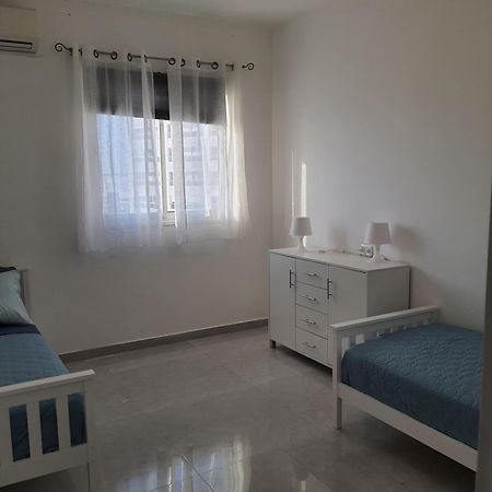 Lovely Three-Room Apartment Above The Promenade Ashdod Exterior photo