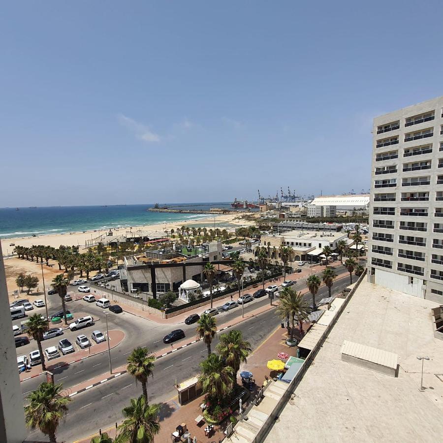 Lovely Three-Room Apartment Above The Promenade Ashdod Exterior photo