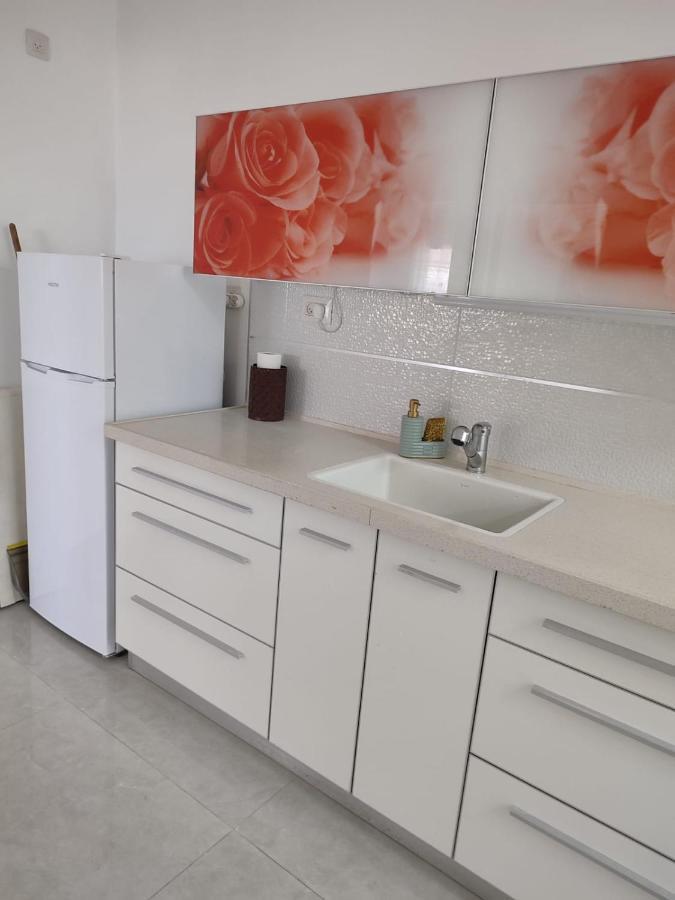 Lovely Three-Room Apartment Above The Promenade Ashdod Exterior photo